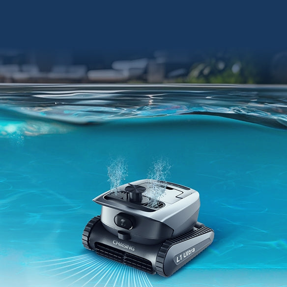 Powerful 504 L/min dual-pump suction cleaning underwater